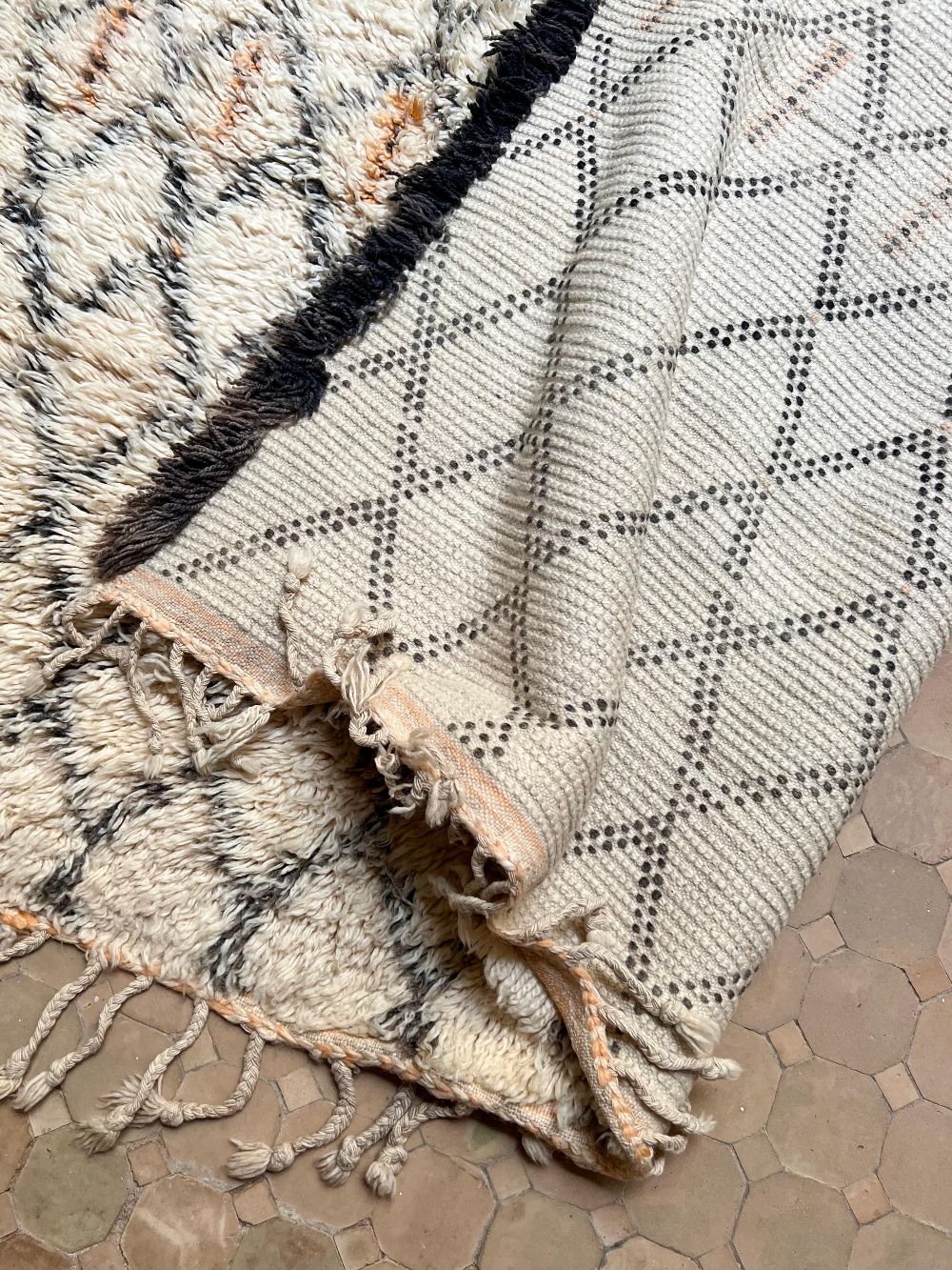 Moroccan Vintage Beni Ouarain Rug 370x190cm