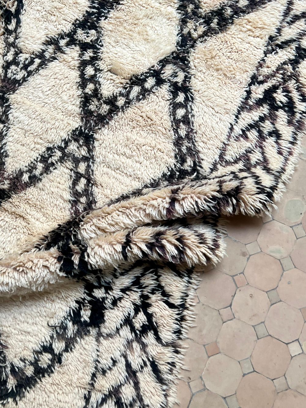 Moroccan Vintage Beni Ouarain Rug 315x195cm