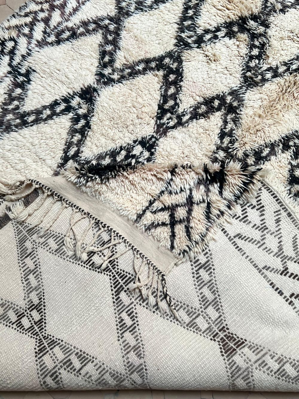 Moroccan Vintage Beni Ouarain Rug 315x195cm