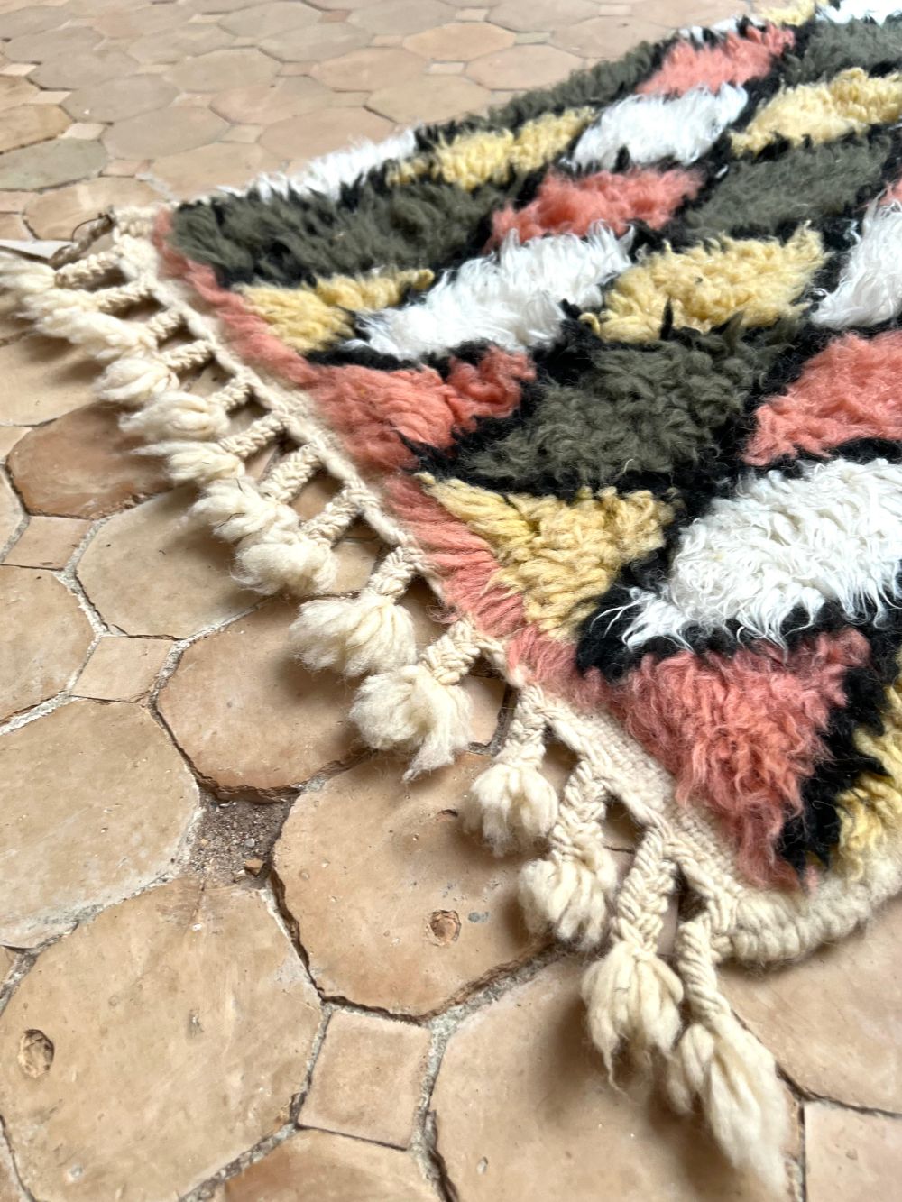Marokkolainen Azilal-matto 110x60cm