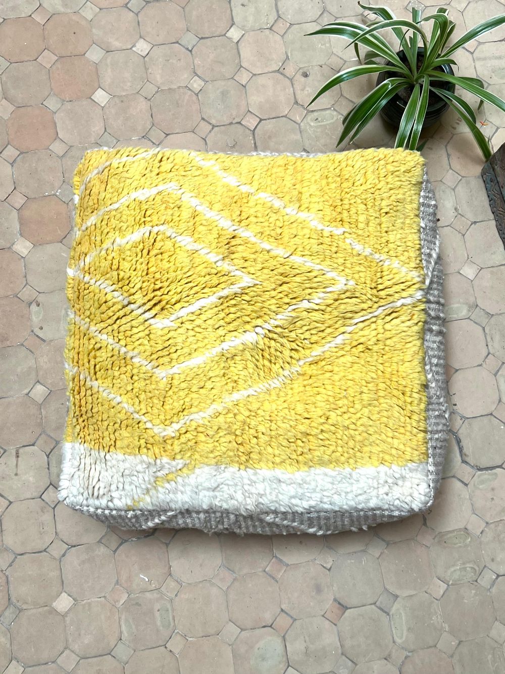 Marokkolainen keltainenpouf