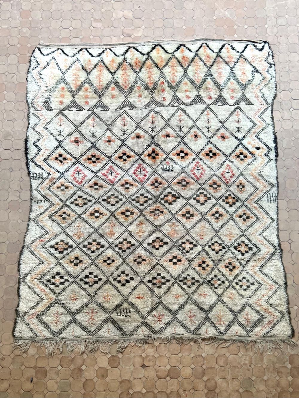Moroccan Vintage Beni Ouarain Rug 285x220cm