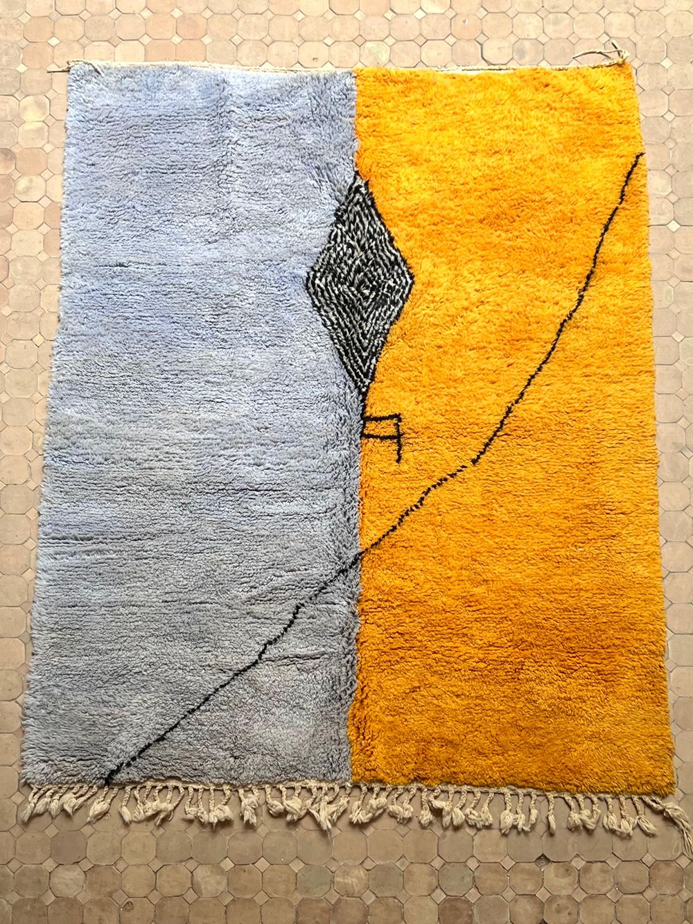 Moroccan Hanzo Rug 250x170cm