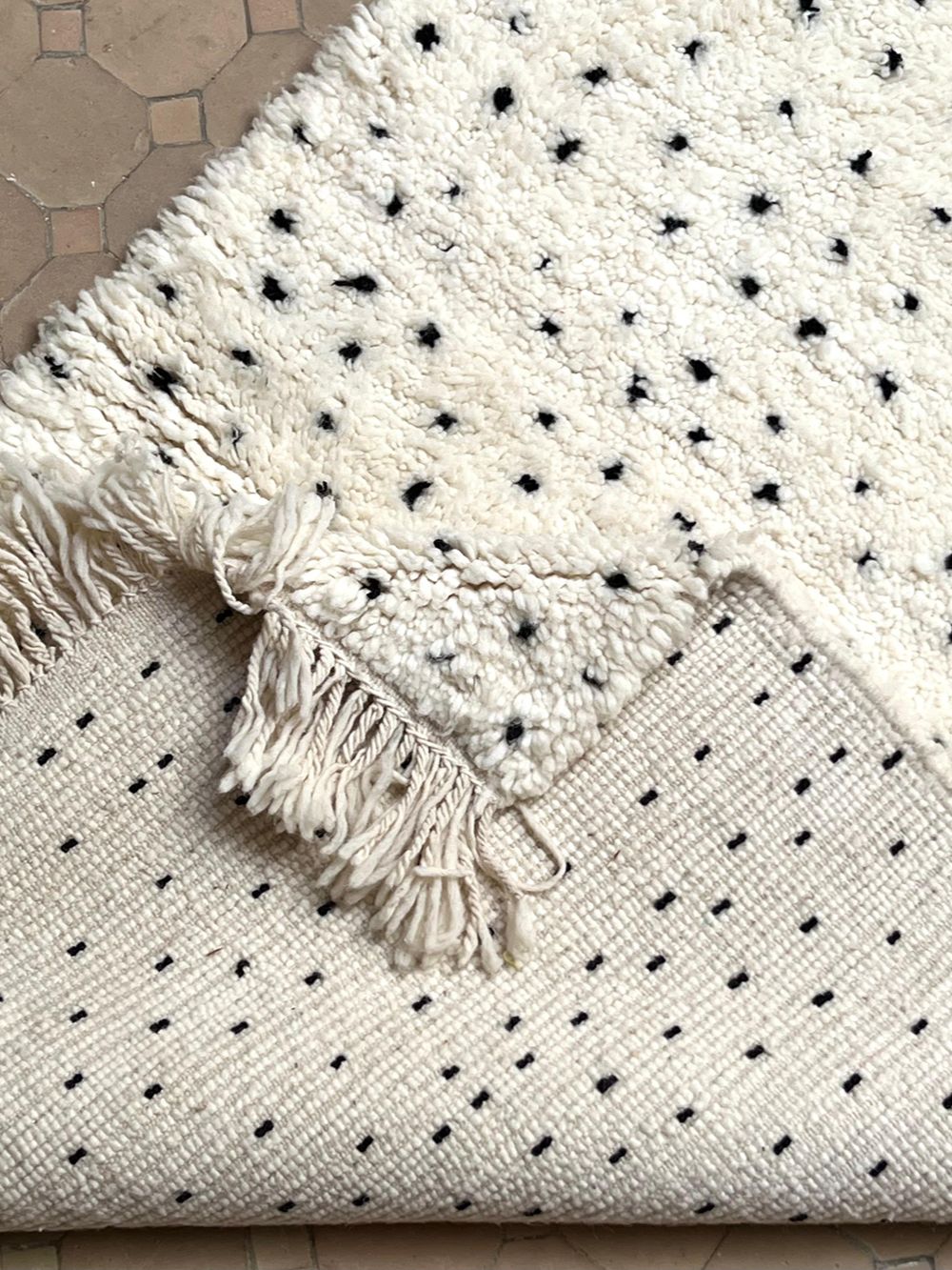 Marokkolainen pilkullinen matto 140x95cm