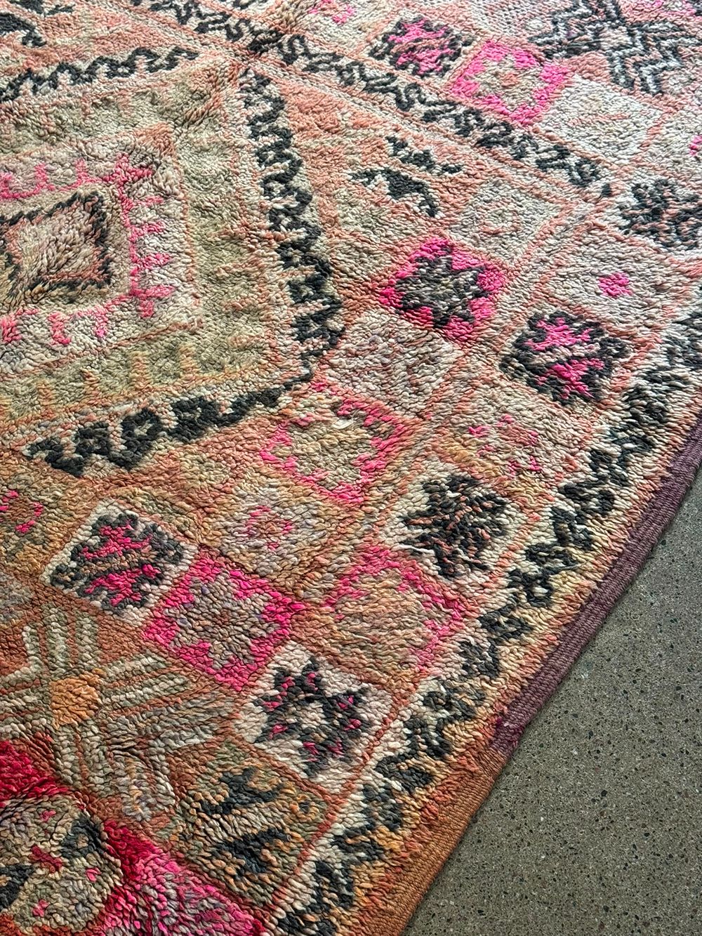 Moroccan Vintage Boujaad Rug 265x175cm
