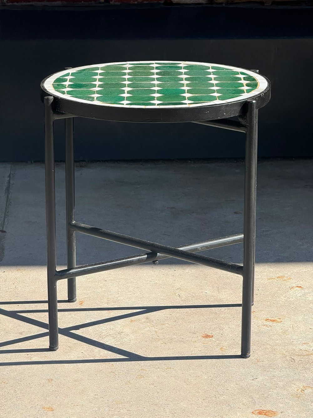 Mosaic side table Tradition