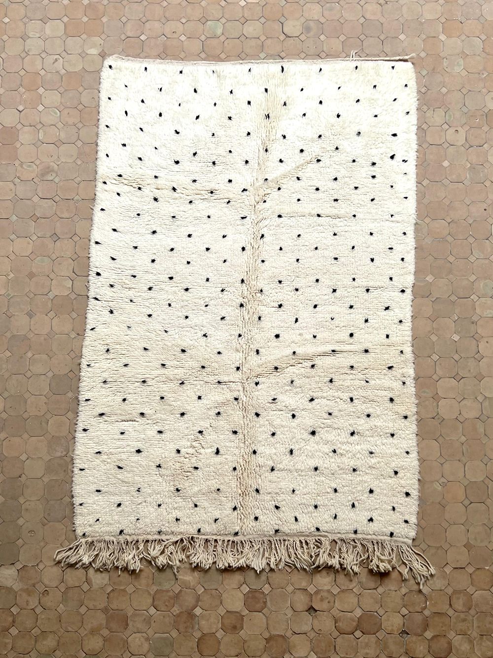 Moroccan Dotted Rug 240x150cm