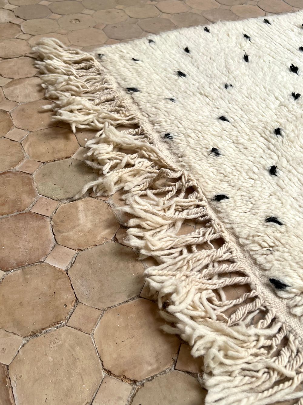 Moroccan Dotted Rug 240x150cm