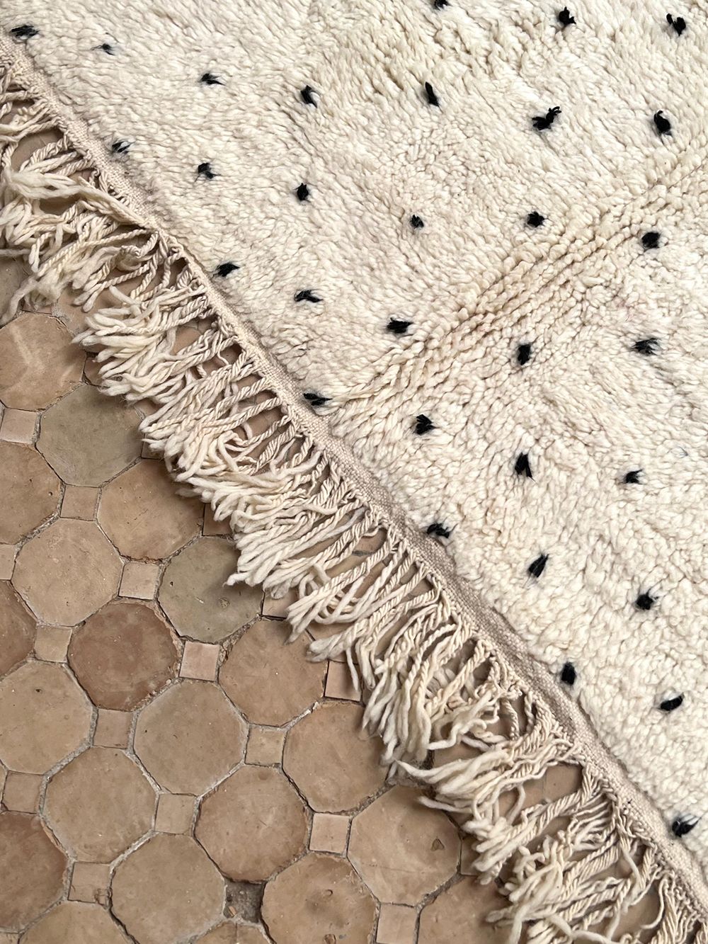 Moroccan Dotted Rug 240x150cm