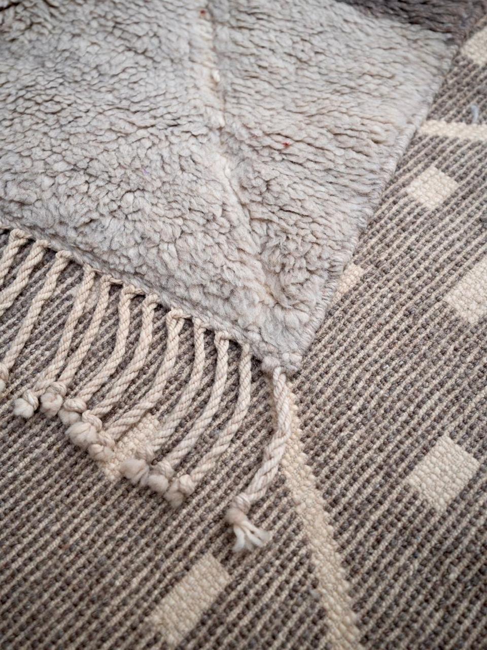 Moroccan Grey Bear Mrirt Rug 295x205cm