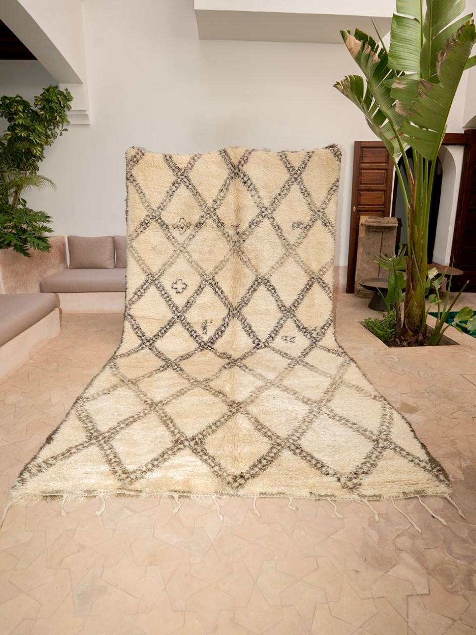 Moroccan Vintage Beni Ouarain Rug 345x205cm