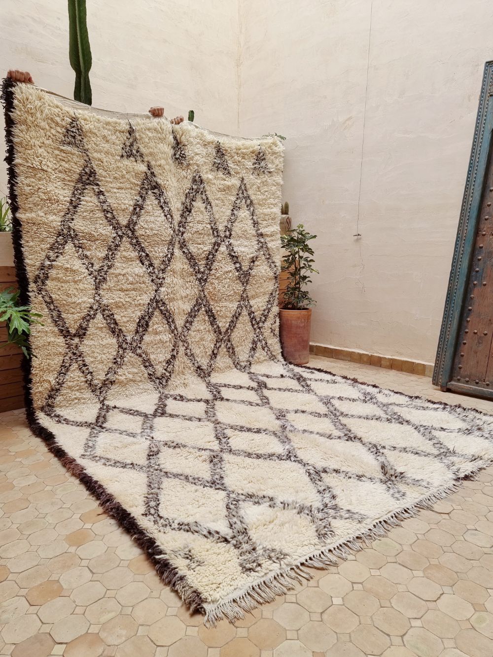Marokkolainen vintage Beni Ouarain matto 370x215cm