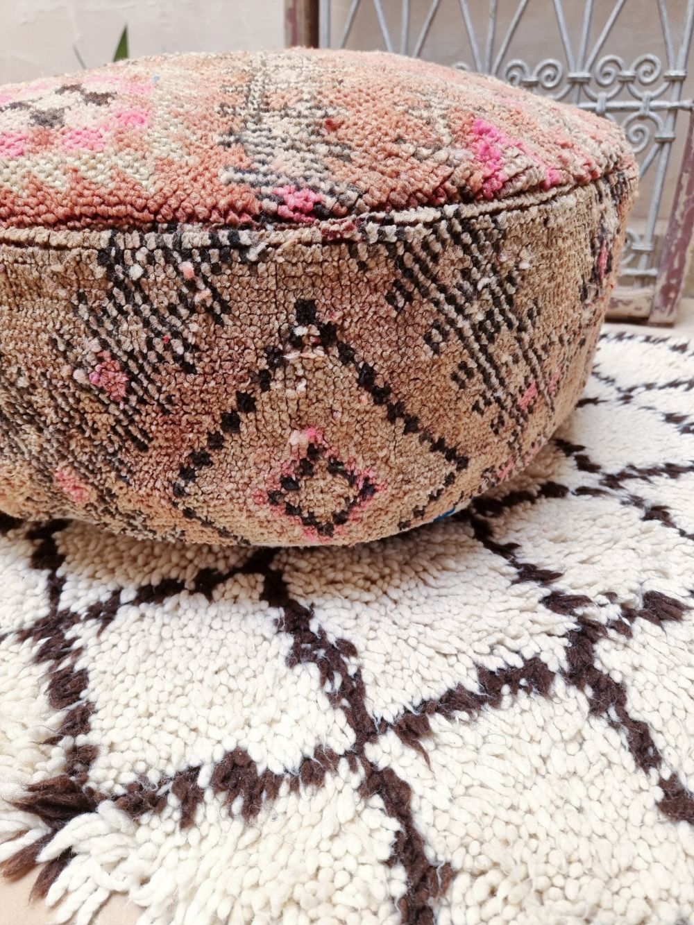 Moroccan Vintage Brown Round Pouf
