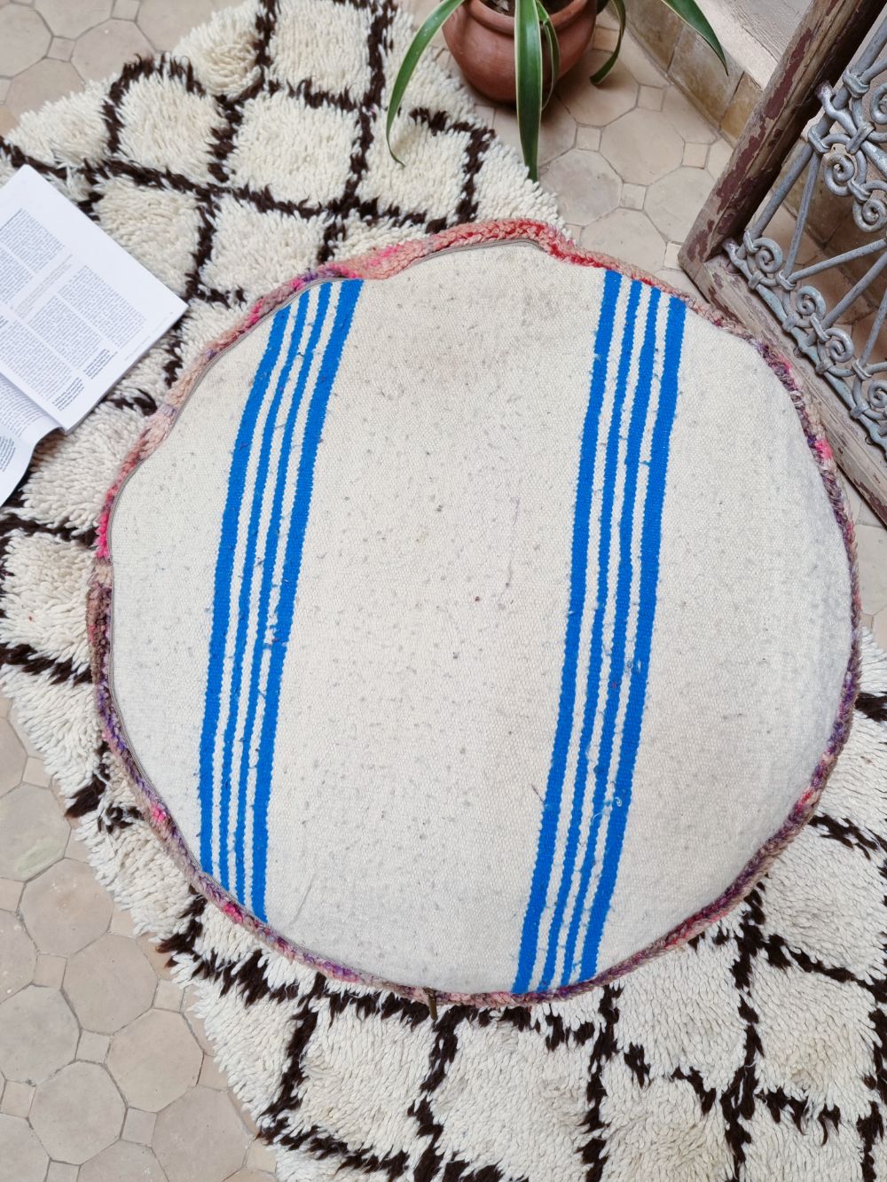 Moroccan Vintage Round Pouf