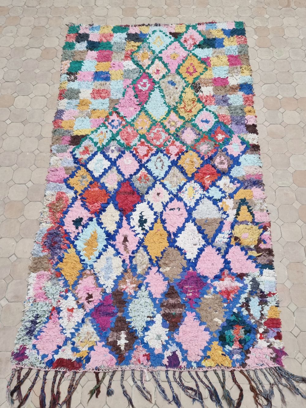 Marokkolainen vintage Boucherouite matto 205x115cm