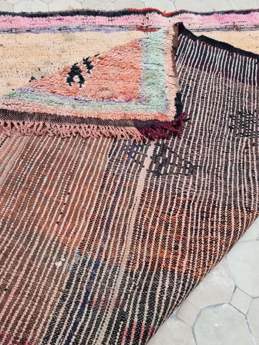 Marokkolainen vintage Boujaad matto 130x120cm