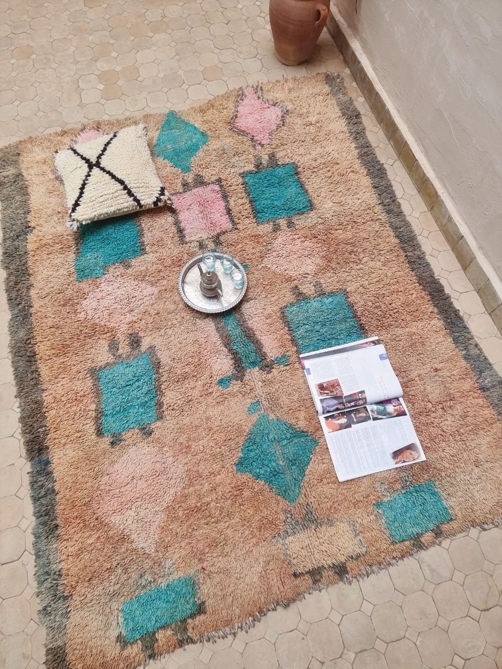 Marokkolainen vintage Boujaad matto 205x165cm