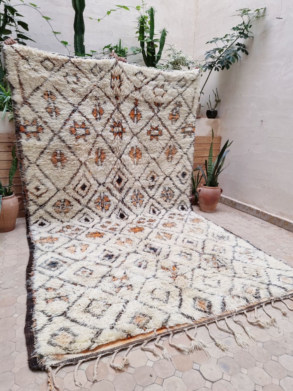 Moroccan Vintage Beni Ouarain Rug 335x200cm