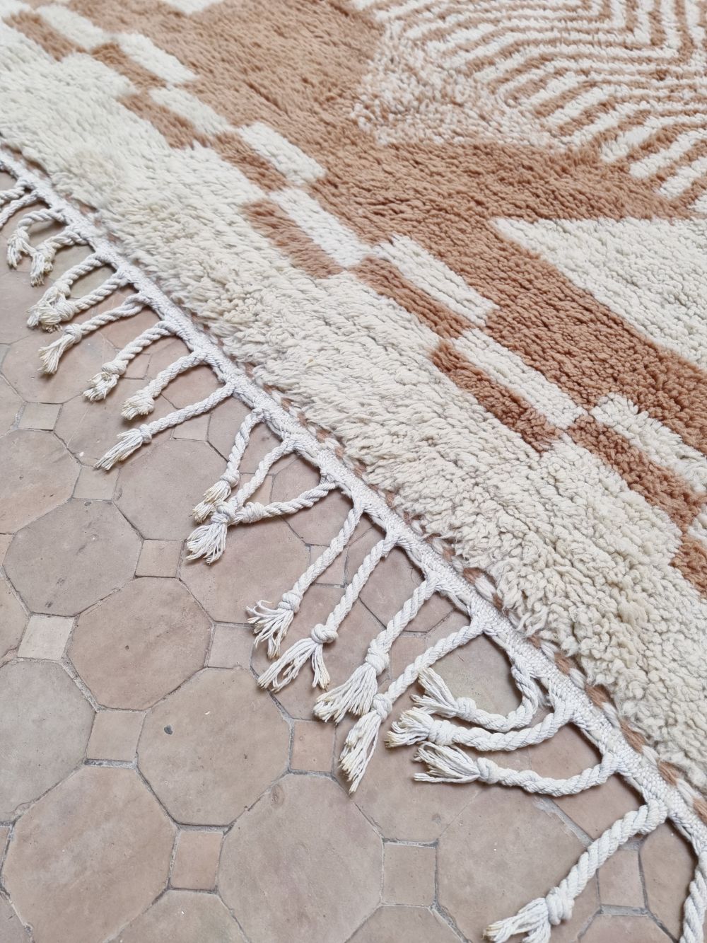 Marokkolainen cream & ruskea matto 290x250cm