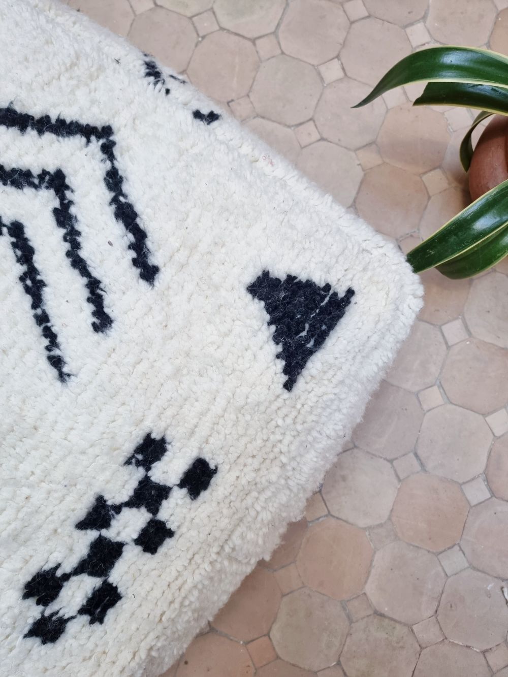 Moroccan Black and white Pouf