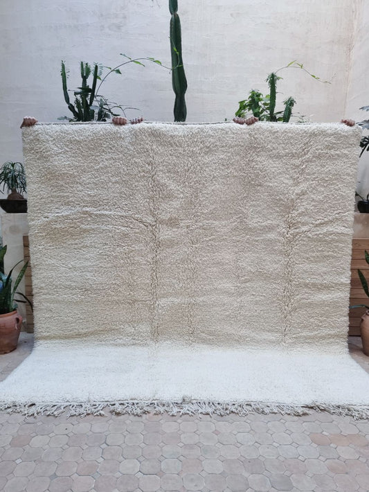 Marokkolainen valkoinen matto 255x260cm