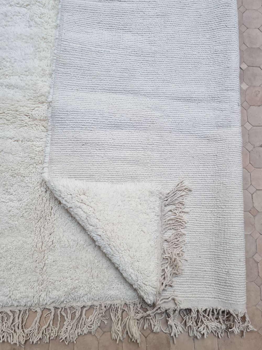 Marokkolainen valkoinen matto 255x260cm
