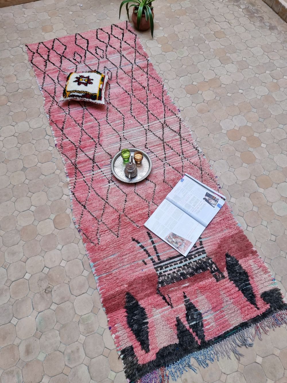 Marokkolainen vintage Boujaad käytävämatto 250x90cm