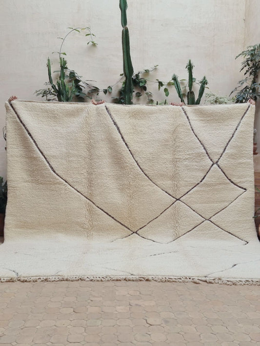 Marokkolainen mustavalkoinen matto 310x315cm 