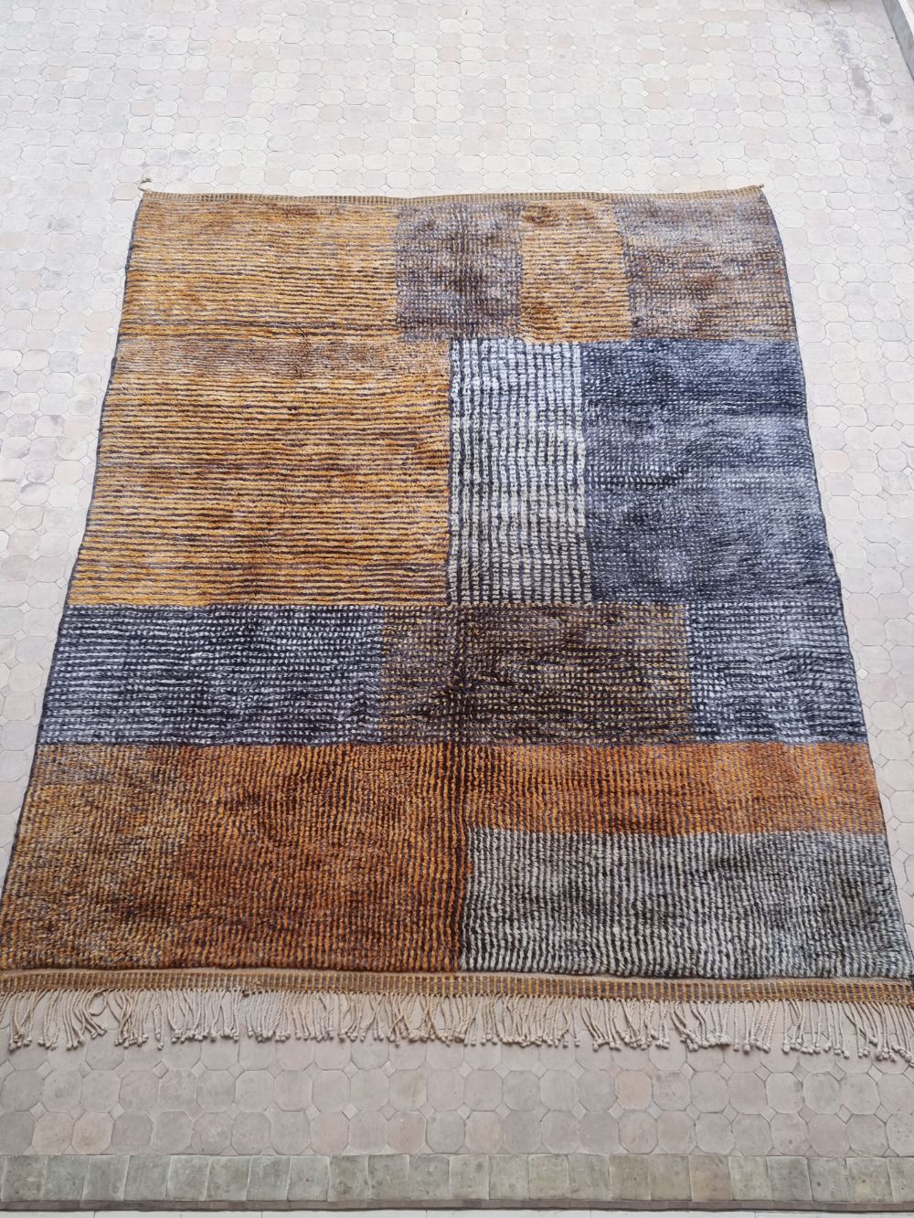 Moroccan Mrirt Rug 315x250cm