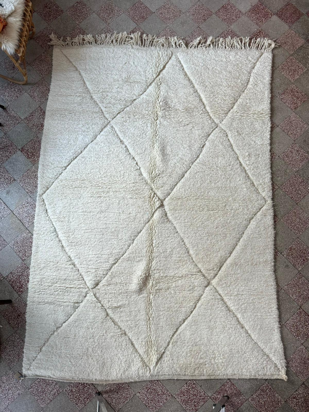 Marokkolainen valkoinen matto 295x200cm