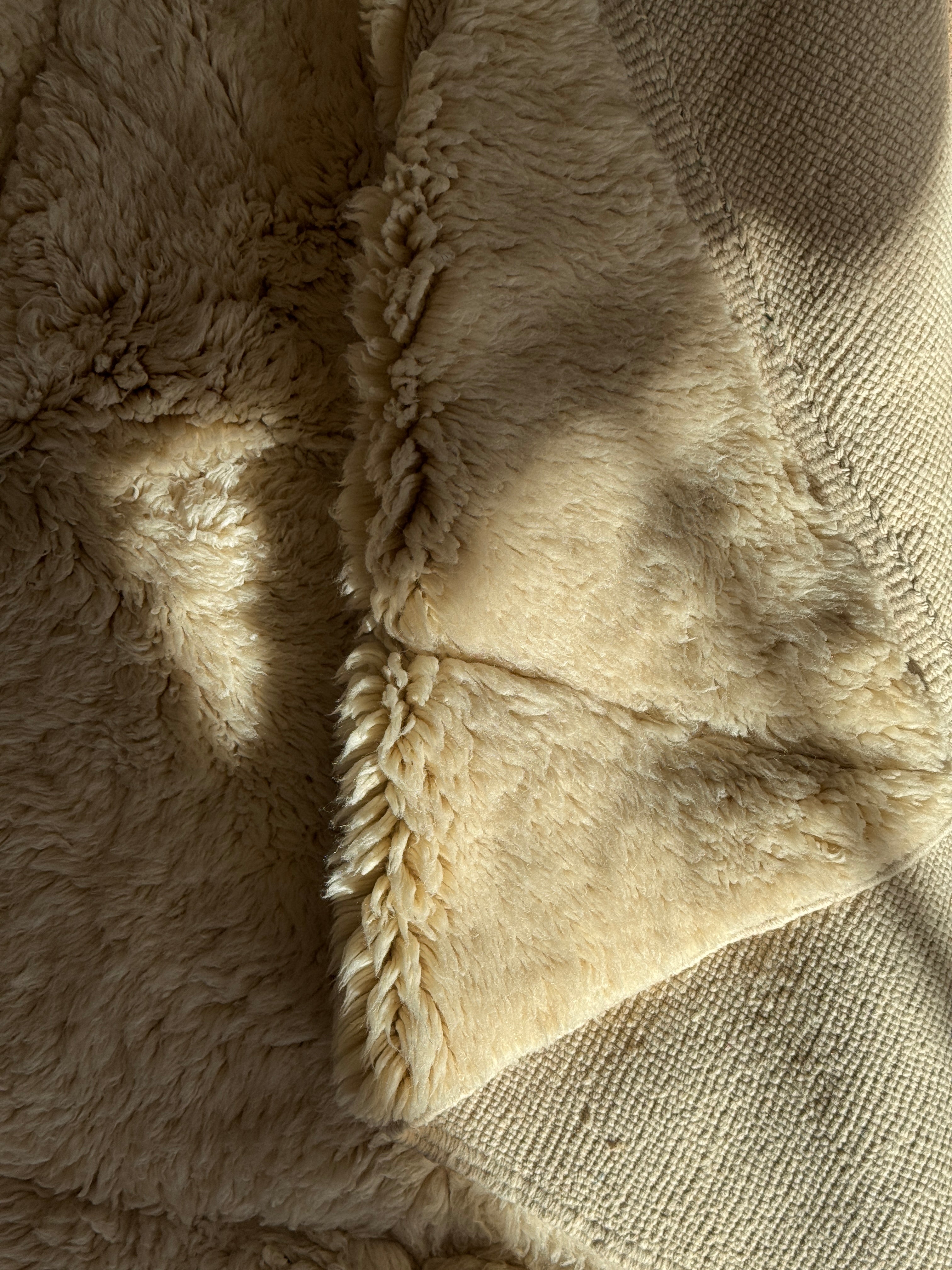 Moroccan Mrirt Rug Polar Bear 225x190cm