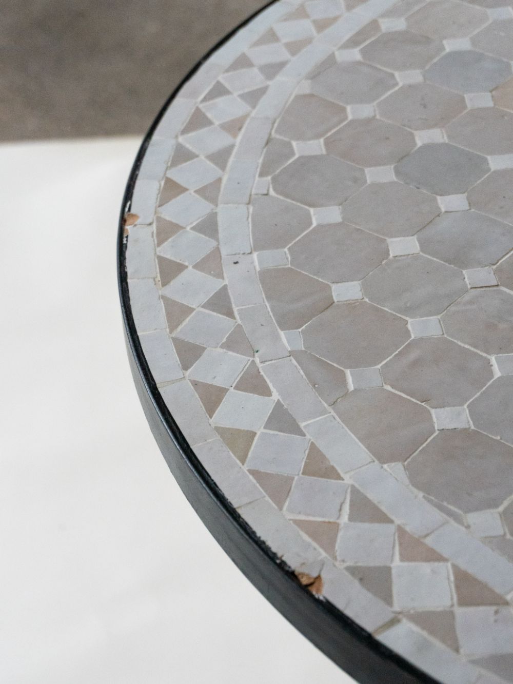 Mosaic Table Grey Tradition