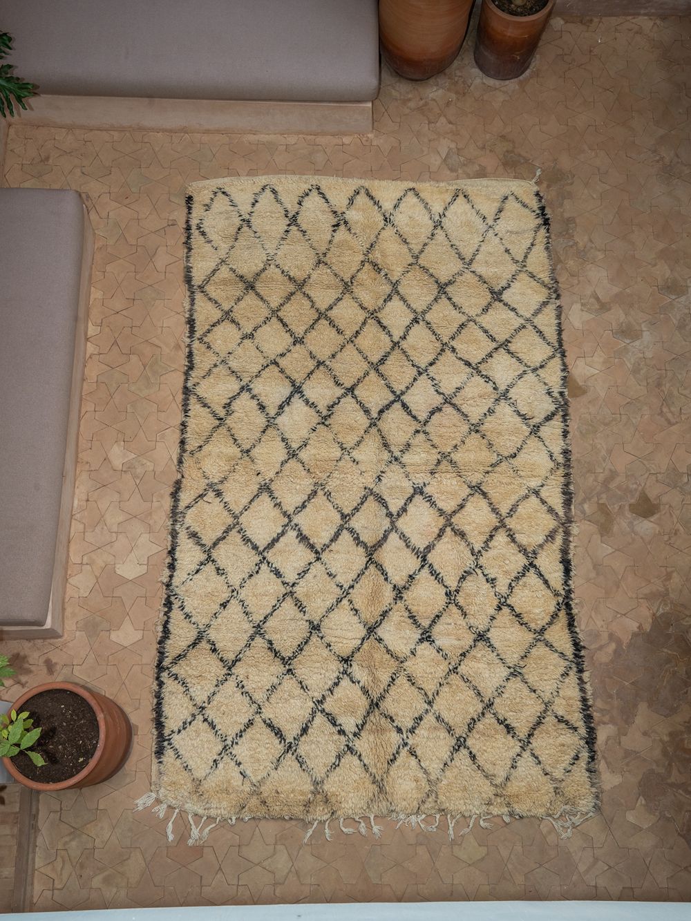 Marokkolainen vintage Beni Ouarain matto 325x200cm