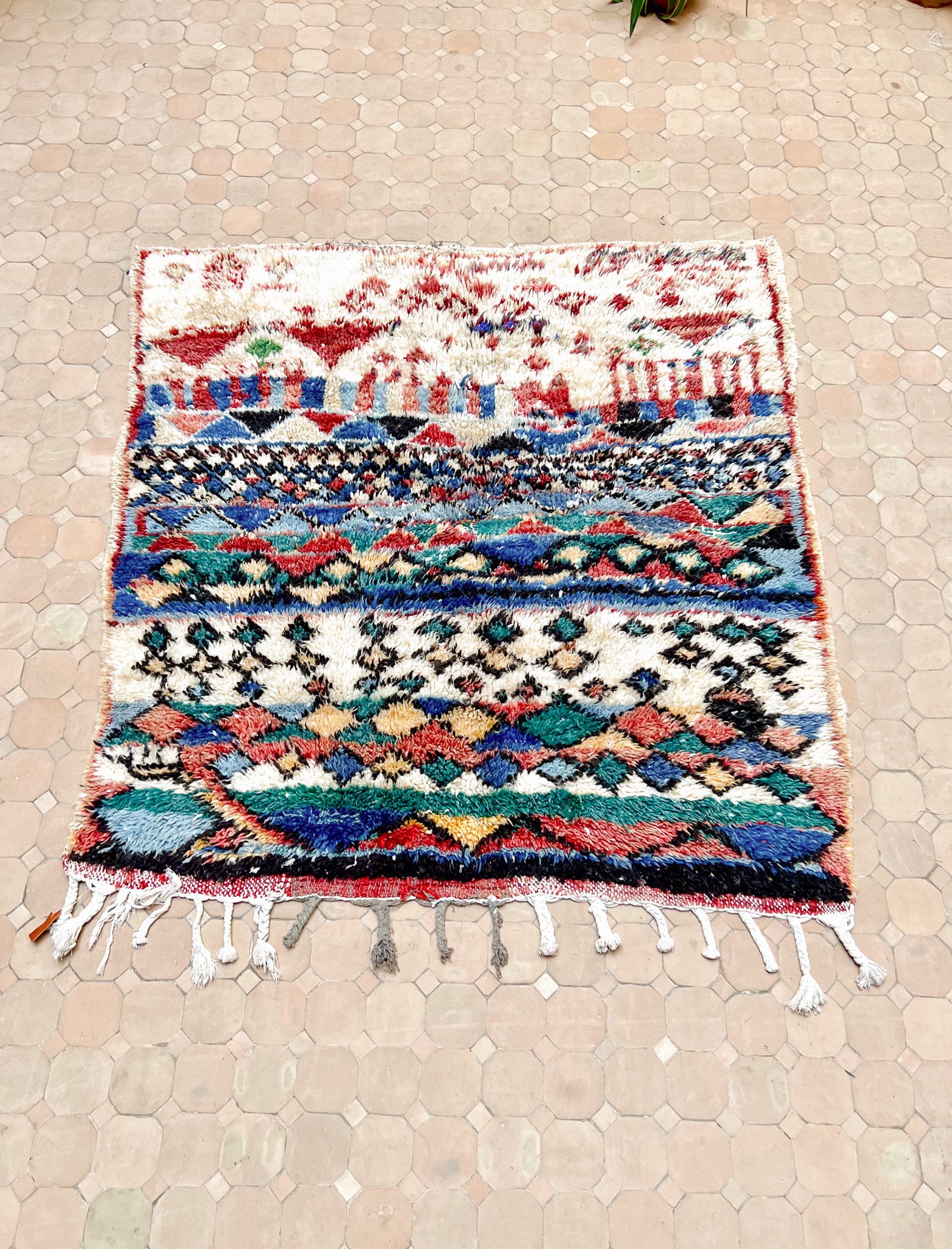 Marokkolainen vintage Azilal-matto 155x145cm