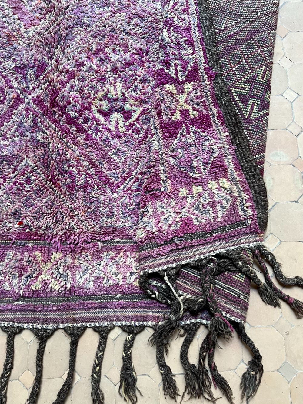 Moroccan Vintage Zayane Rug 350x220cm
