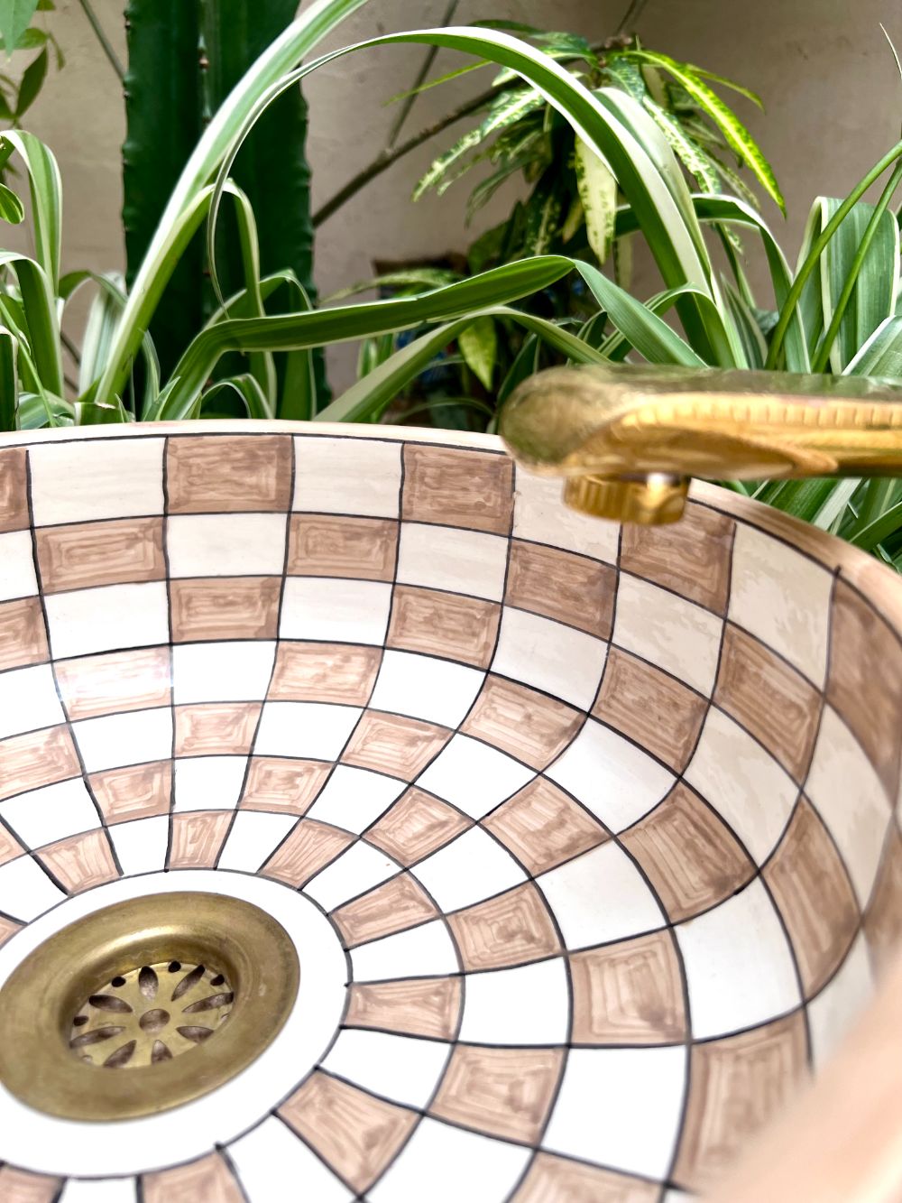 Order by Size: Moroccan Washbasin sink