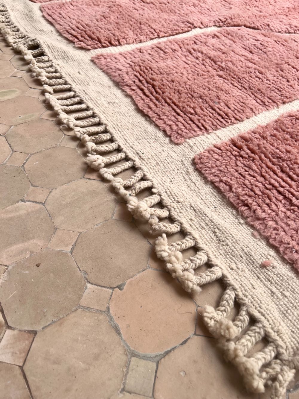 Marokkolainen Boujaad matto 235x145cm