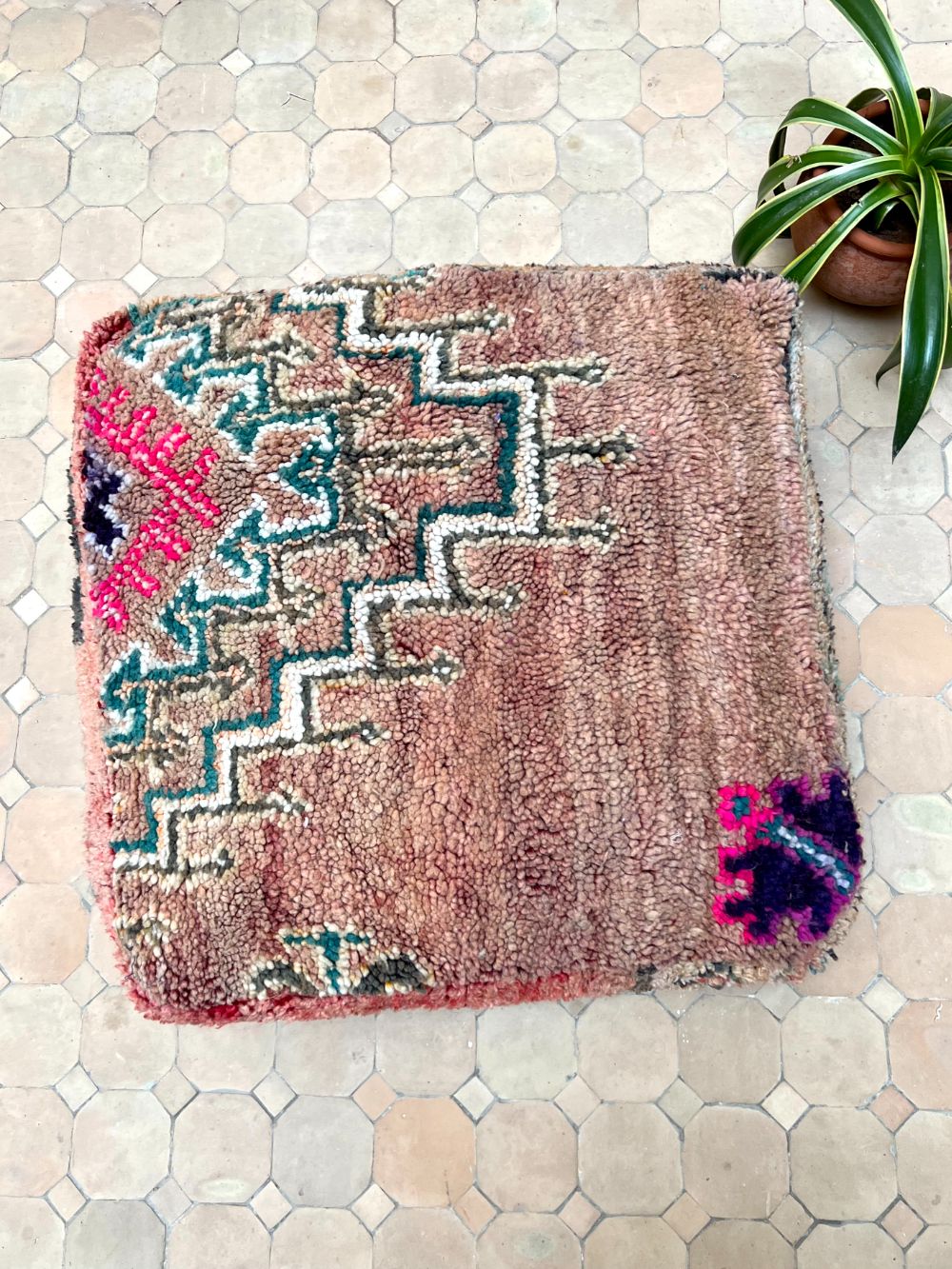 Maaster Peace Market : Moroccan Vintage Pouf