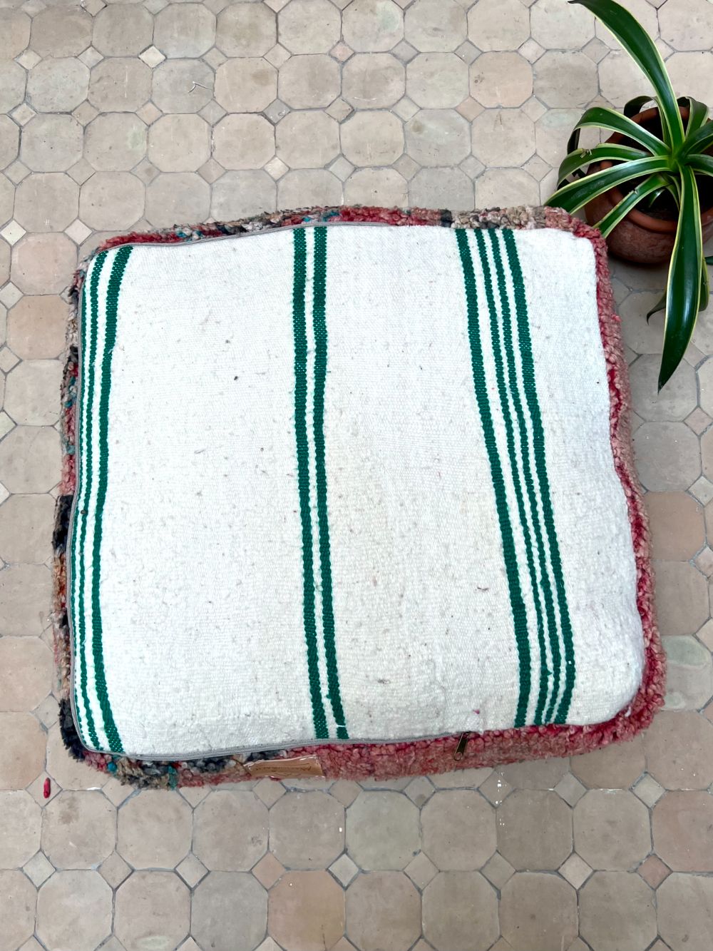Maaster Peace Market : Moroccan Vintage Pouf