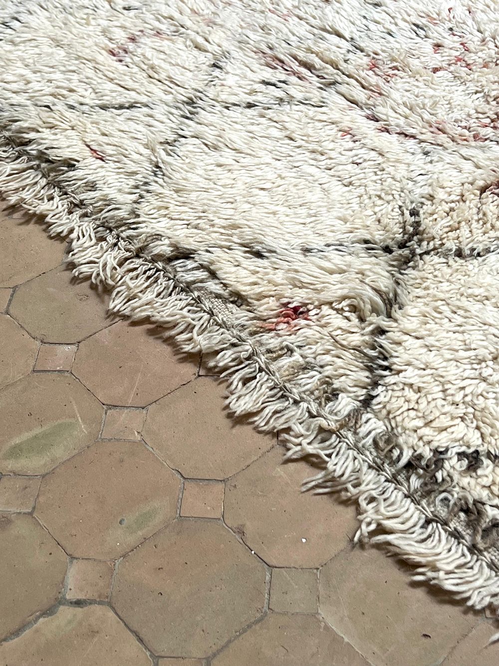 Moroccan Vintage Beni Ouarain Rug 315x205cm