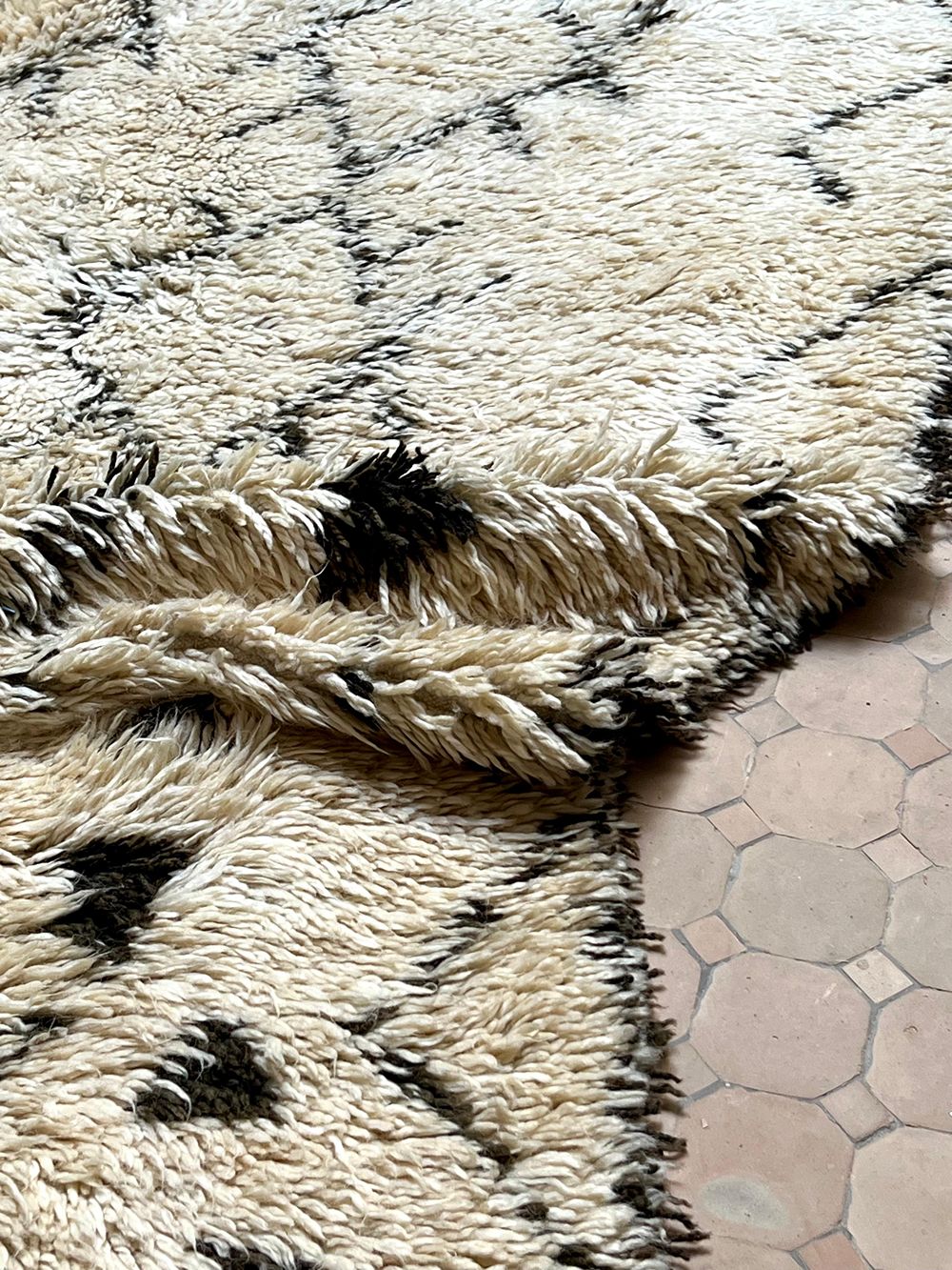 Moroccan Vintage Beni Ouarain Rug 375x190cm