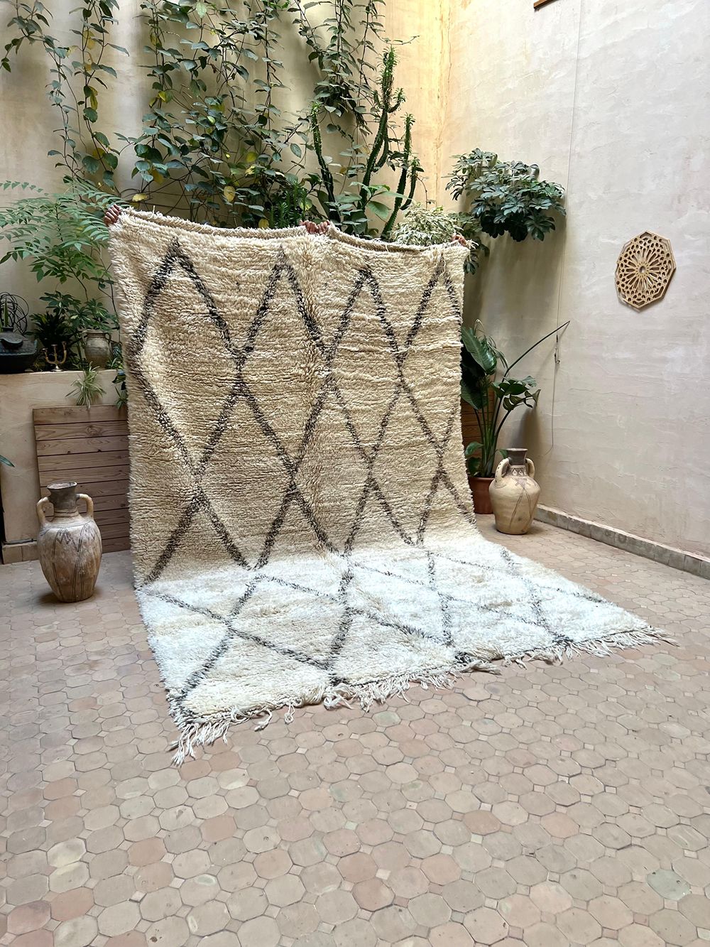 Marokkolainen vintage Beni Ouarain matto 330x210cm