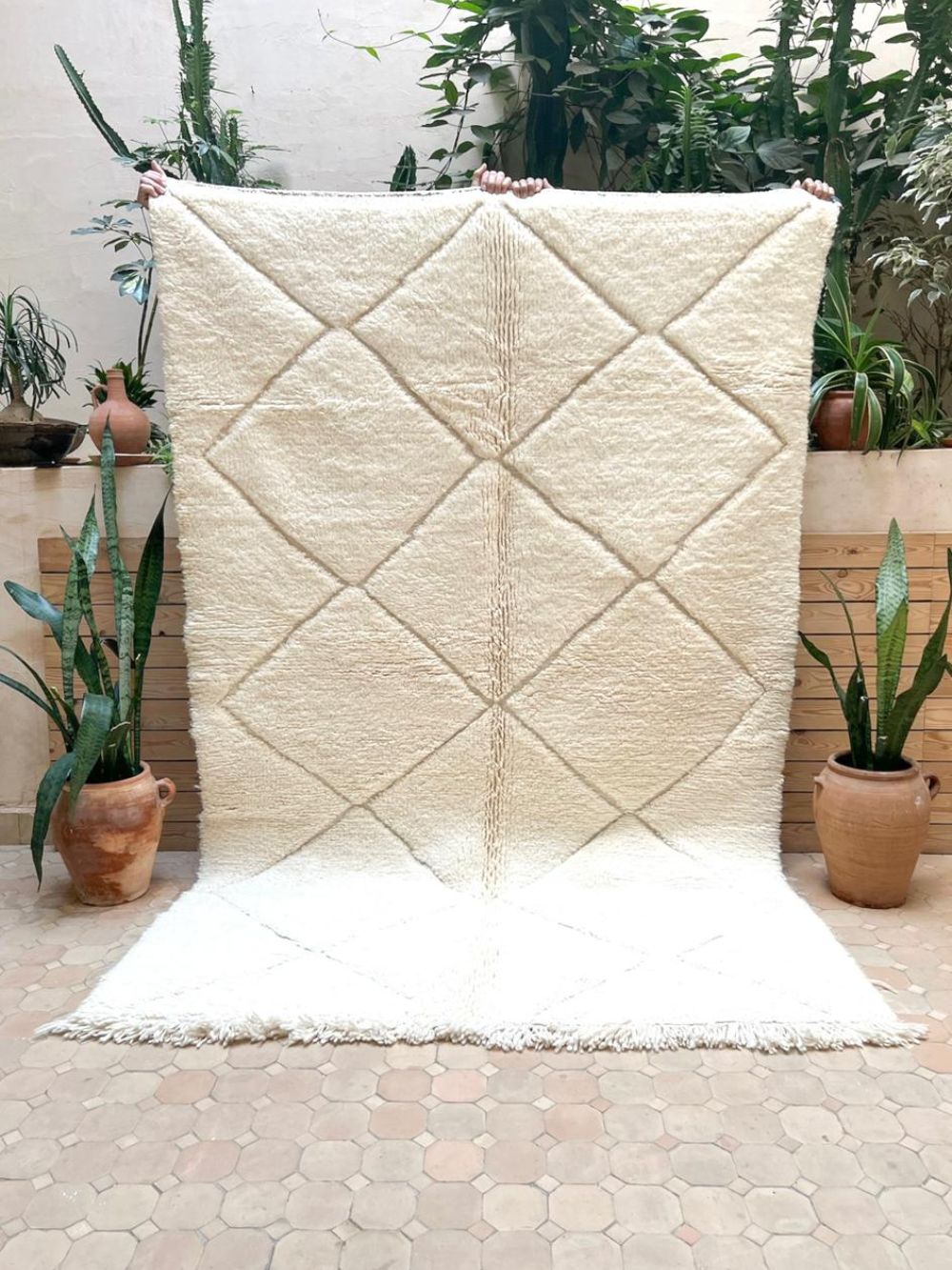 Marokkolainen valkoinen matto 245x155cm