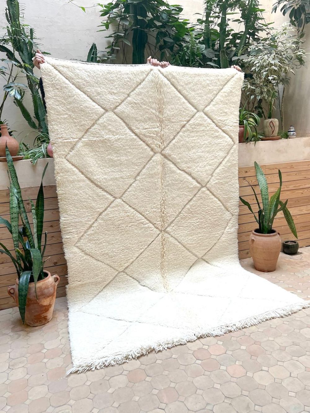 Marokkolainen valkoinen matto 245x155cm
