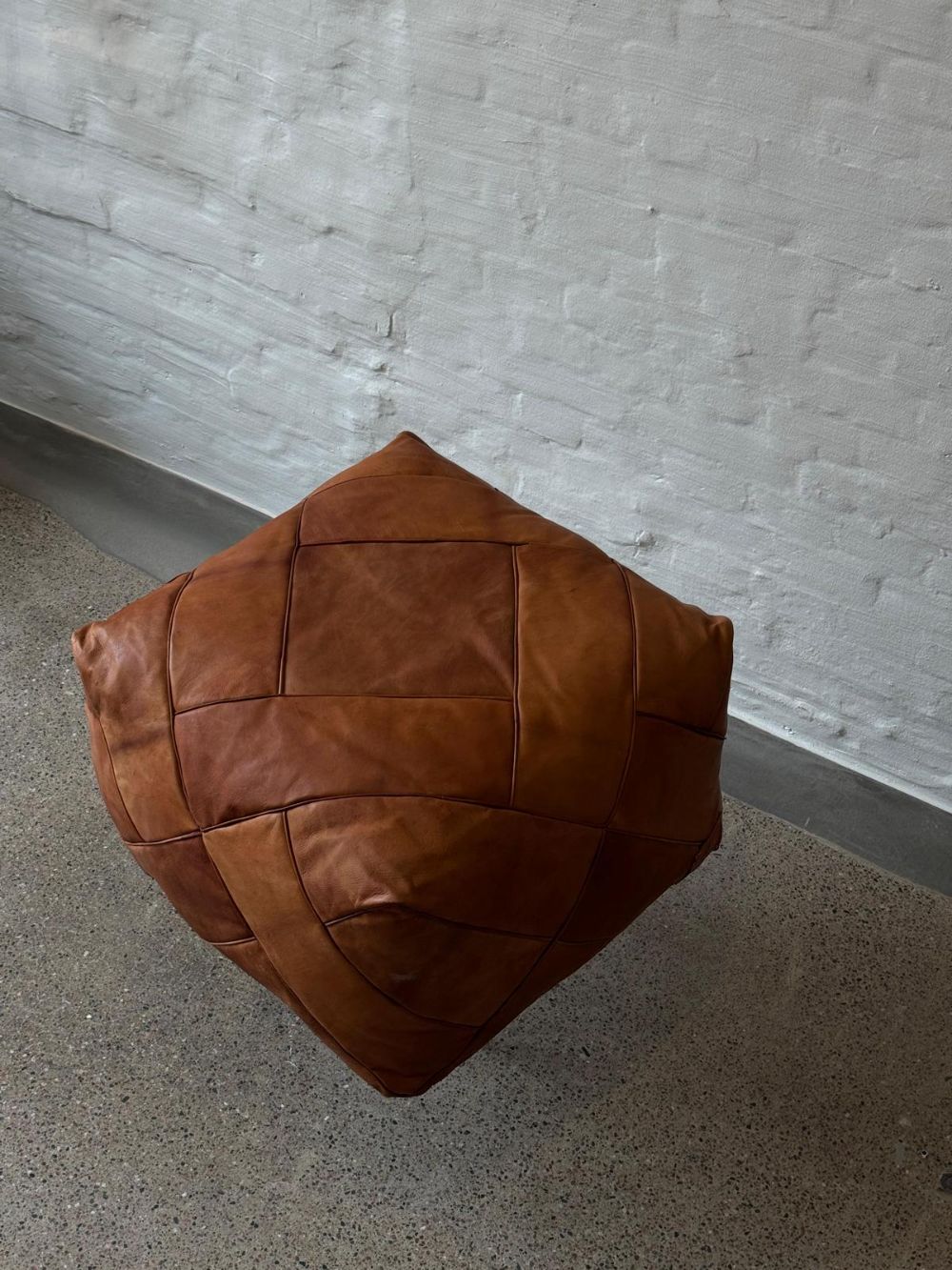 Leather Pouf Tuohi