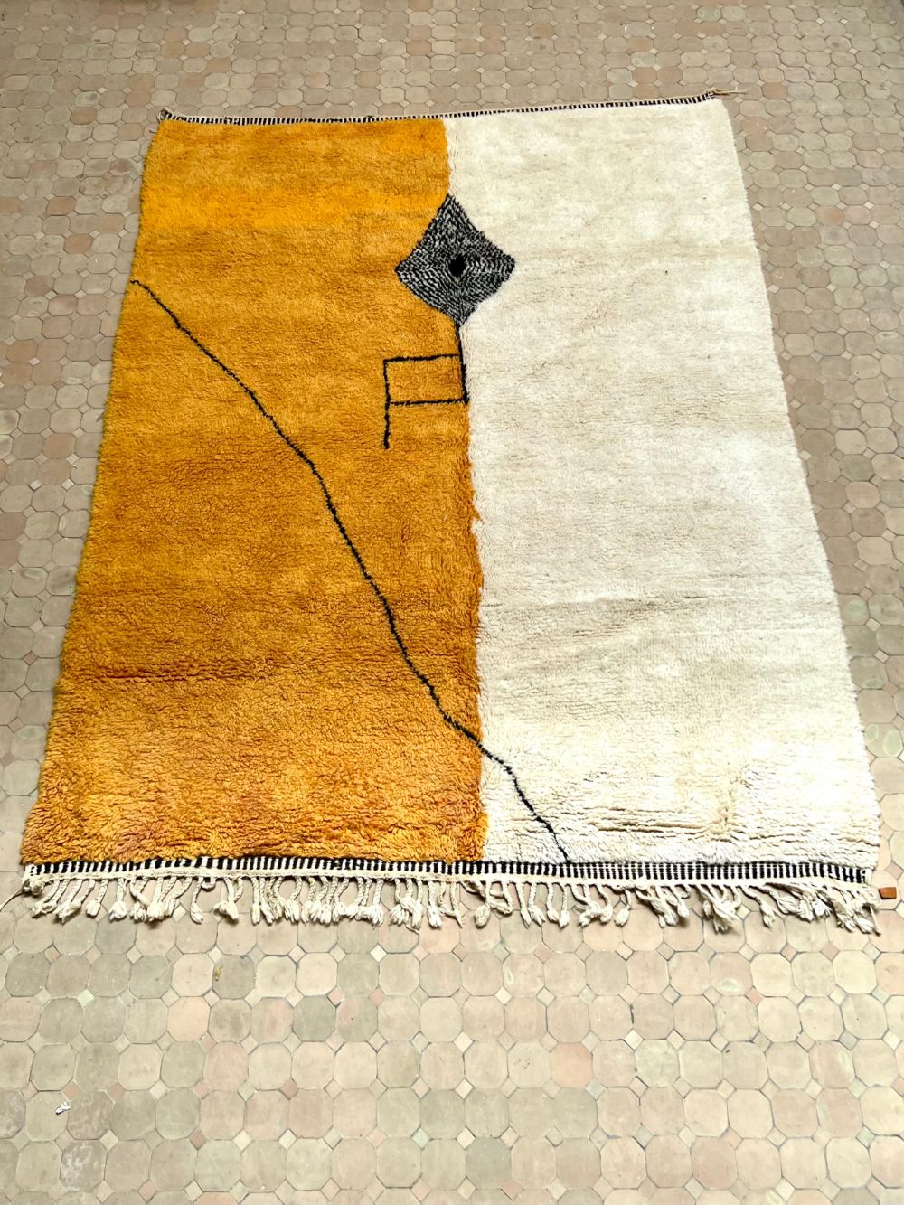 Moroccan Hanzo Rug 290x210cm