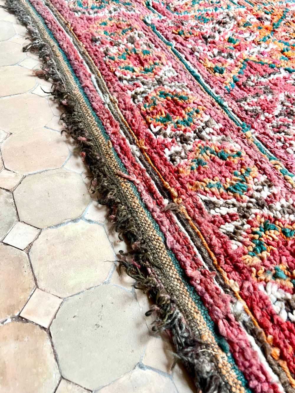 Moroccan Vintage Zayane Rug 320x215cm