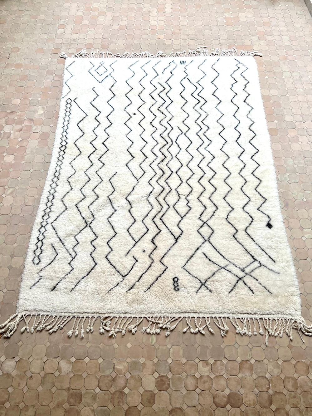 Moroccan Oued Rug 305x215cm