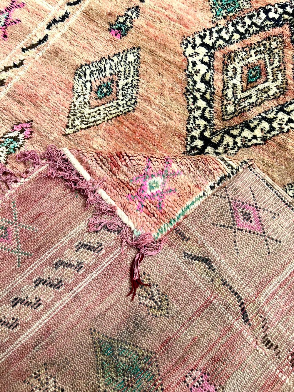 Marokkolainen vintage Boujaad matto 235x190cm