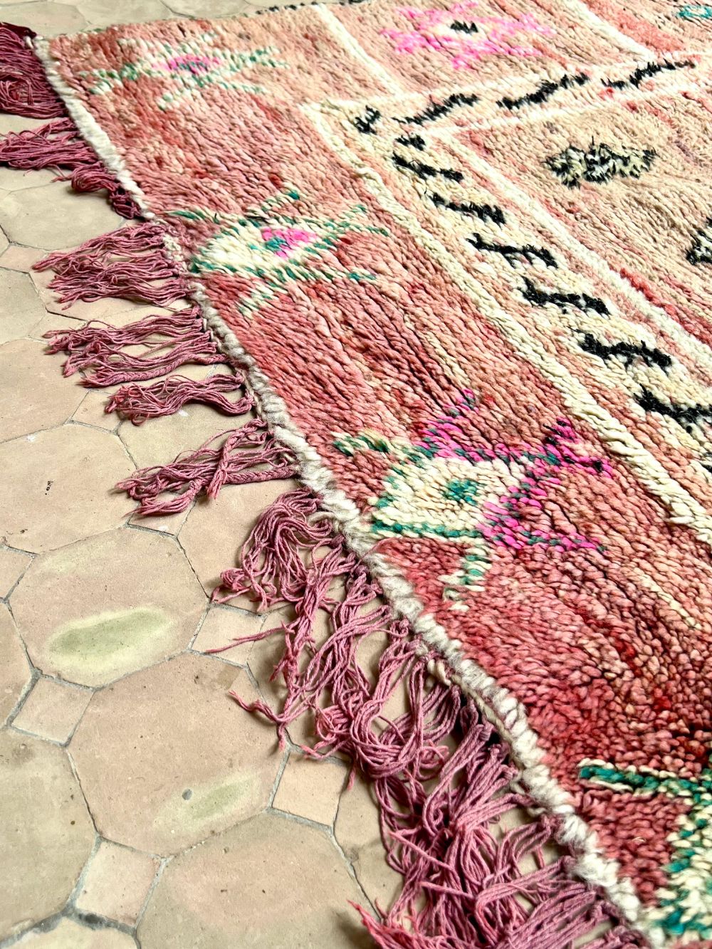 Marokkolainen vintage Boujaad matto 235x190cm